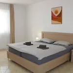 Beachside 2br By Adriatic Living Durrës