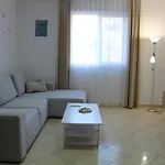 Beachside 2br By Adriatic Living *