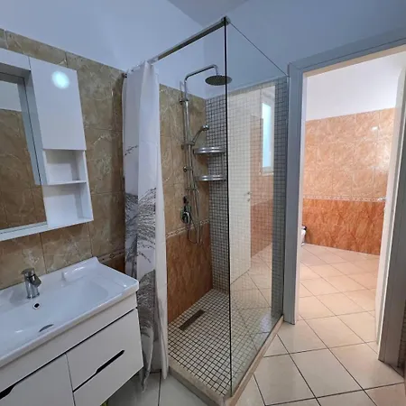 Beachside 2br By Adriatic Living Apartment