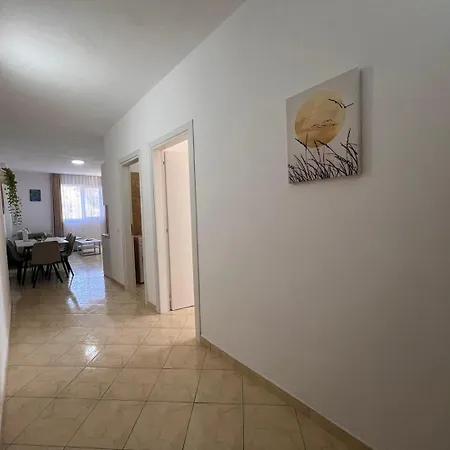 Beachside 2br By Adriatic Living Apartment
