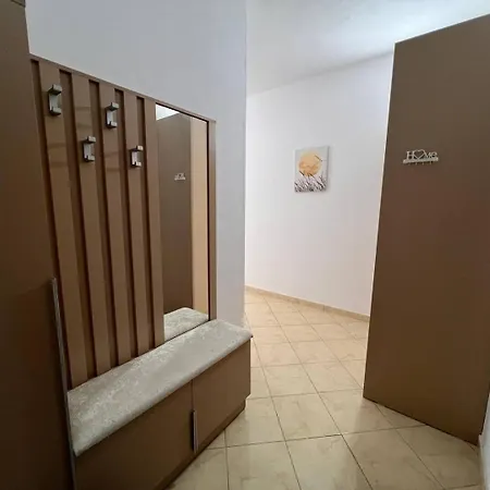 Beachside 2br By Adriatic Living *